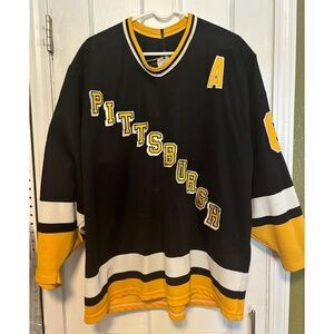 Jaromir Jagr 68, Pittsburgh Penguins jersey, Adult Size XL, CCM